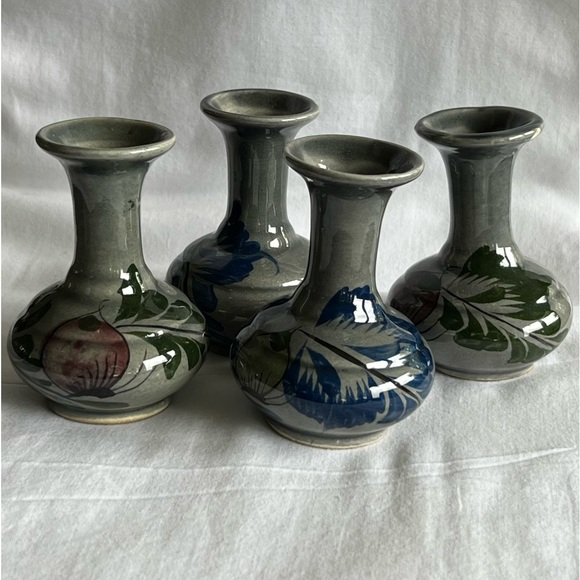 Four Small Mexican Vases - Picture 2 of 8